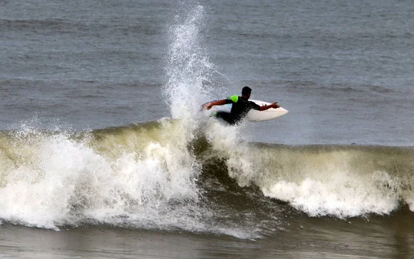 Surf Montar Atletas Una Ola Tablas Ligeras Especiales —  Fotos de Stock