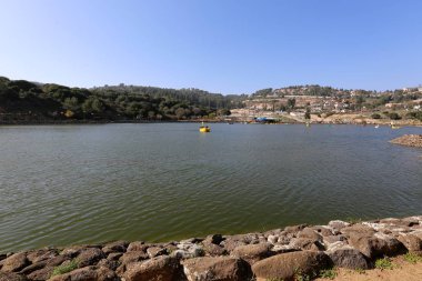 sonra yağmur güneş ve çiçekleri geliyor 