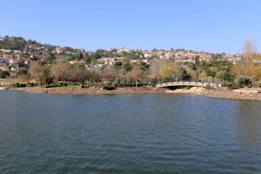 sonra yağmur güneş ve çiçekleri geliyor 