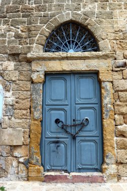 Kapı - duvar girmek ve oda bırakarak bir açılış 