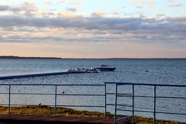 Atraque Lugar Especialmente Equipado Por Orilla Para Amarre Buque Barcos — Foto de Stock