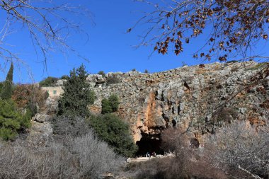 Baniyas antik bir İsrail şehirdir Jordan Doğu kaynağı yakın Mount Hermon, dibinde. 