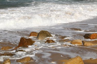 İsrail 'in kuzeyindeki Akdeniz kıyısında. 
