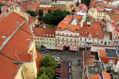 Litvanya'nın başkenti city Vilnius için yürüyüş 