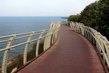 Köprü Nehri üzerinde inşa edilen bir yapay yapıdır 