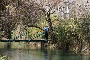Köprü Nehri üzerinde inşa edilen bir yapay yapıdır 