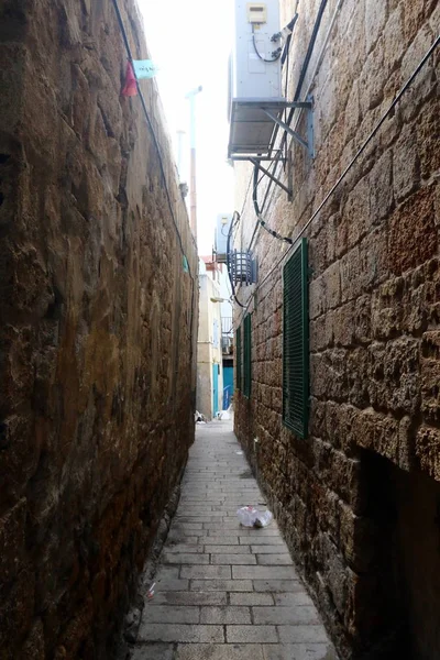 旧大城市的旧窄街 — 图库照片
