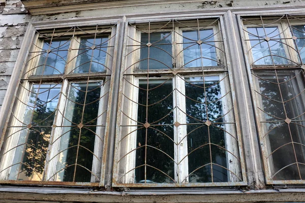 Okno Architektonický Detail Stavby Které Slouží Pro Vstup Světla Místnosti — Stock fotografie