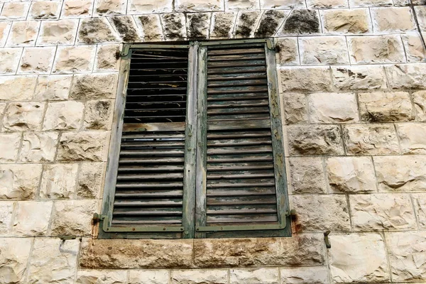 Janela Detalhe Arquitetônico Construção Que Serve Para Entrar Luz Sala — Fotografia de Stock