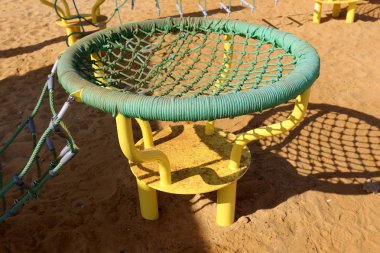 açık bir parkta genç çocuklar için rakam 