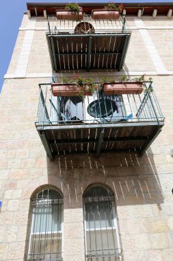 balkon ve Kudüs şehri içinde pencere eşiği 