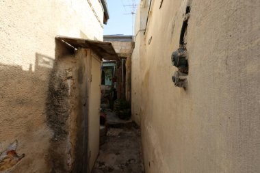 Kudüs, İsrail devletinin başkenti Antik şehri sokaklarında yürümek. 