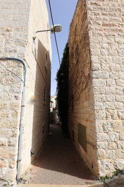 Kudüs, İsrail devletinin başkenti Antik şehri sokaklarında yürümek. 