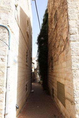 Kudüs, İsrail devletinin başkenti Antik şehri sokaklarında yürümek. 