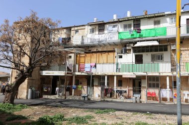 balkonda, Çamaşırhane yıkanmış ve nerede çamaşır makinası? 