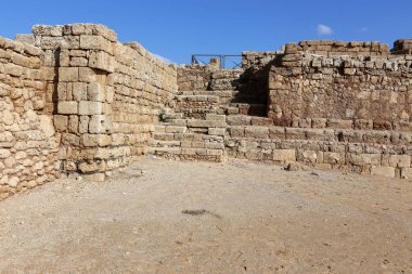 Caesarea İsrail'in Akdeniz kıyılarında antik bir yerleşimdir. 