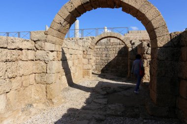 Caesarea İsrail'in Akdeniz kıyılarında antik bir yerleşimdir. 