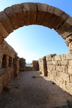 Caesarea İsrail'in Akdeniz kıyılarında antik bir yerleşimdir. 