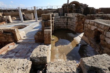 Caesarea İsrail'in Akdeniz kıyılarında antik bir yerleşimdir. 