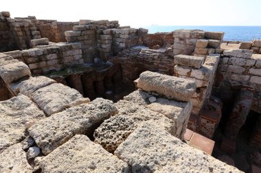 Caesarea İsrail'in Akdeniz kıyılarında antik bir yerleşimdir. 