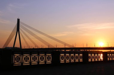 Çit - geçiş için yangın dolapları ve gates geçiş için başka bir bölgede, bir çit korumak için hizmet yapmak. 