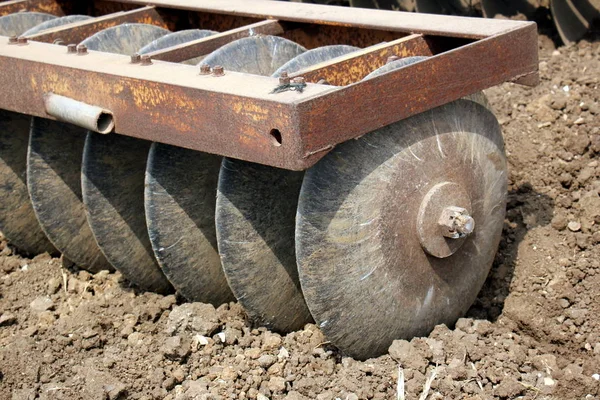 Aan Oevers Van Middellandse Zee Graven Zand Een Grote Graafmachine — Stockfoto