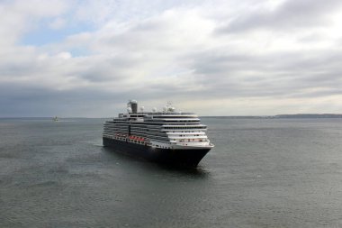 gemi - büyük kargo ve yolcu aracı 