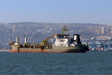 gemi - büyük kargo ve yolcu aracı 