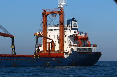 gemi - büyük kargo ve yolcu aracı 