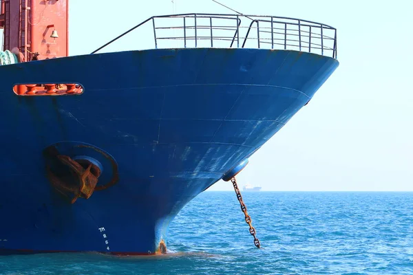 Gemi Büyük Kargo Yolcu Aracı — Stok fotoğraf