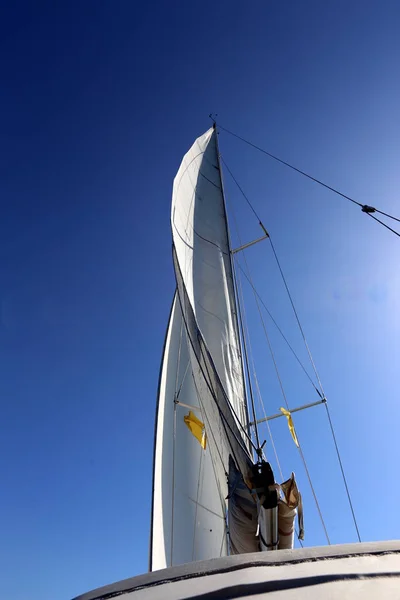 Gran Vela Blanca Yate Mar Mediterráneo — Foto de Stock