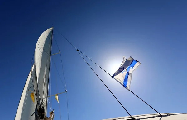 Großes Weißes Segel Auf Einer Jacht Mittelmeer — Stockfoto