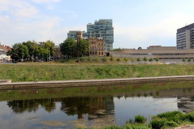 yansıma bitki ve su yapıları 