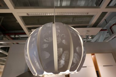 Fener - taşınabilir veya sabit yapay ışık kaynağı 