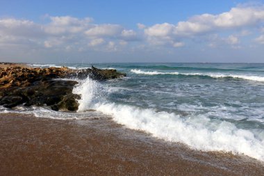 İsrail 'in kuzeyindeki Akdeniz kıyısında. 
