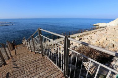 Çit - geçiş için yangın dolapları ve gates geçiş için başka bir bölgede, bir çit korumak için hizmet yapmak. 