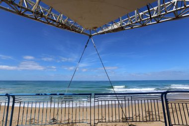 Çit - geçiş için yangın dolapları ve gates geçiş için başka bir bölgede, bir çit korumak için hizmet yapmak. 