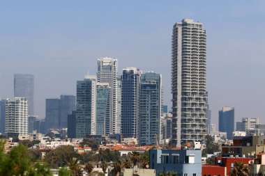 Akdeniz kıyısında Tel Aviv şehir içinde bina yüksek katlı 