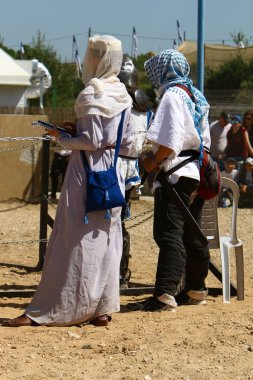 Şövalyeler kılıç knights kıyafeti İsrail üzerinde mücadele 