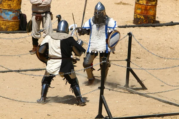Luta Cavaleiros Espadas Roupa Cavaleiros Israel — Fotografia de Stock