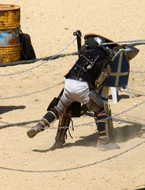 Şövalyeler kılıç knights kıyafeti İsrail üzerinde mücadele 