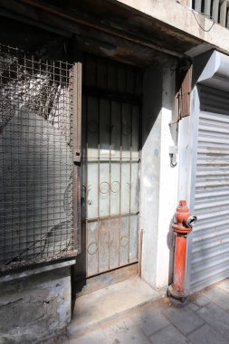 Kapı - duvar girmek ve oda bırakarak bir açılış 