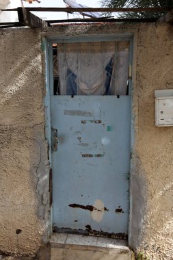 Kapı - duvar girmek ve oda bırakarak bir açılış 