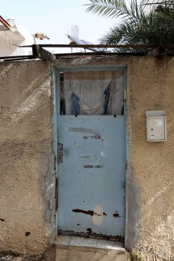 Kapı - duvar girmek ve oda bırakarak bir açılış 