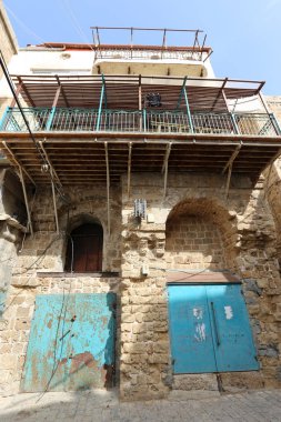 Kapı - duvar girmek ve oda bırakarak bir açılış 