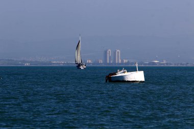Yatak tarafından shore bir gemi veya tekne bağlama için özel donanımlı bir yerdir 