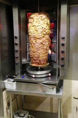 kavrulmuş ızgara sebze ve et 