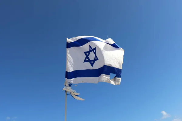 Bandera Azul Blanca Israelí Desarrolla Viento — Foto de Stock