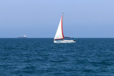 Akdeniz sahil İsrail kapalı küçük bir yat 