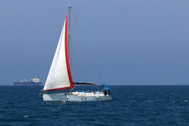 Akdeniz sahil İsrail kapalı küçük bir yat 